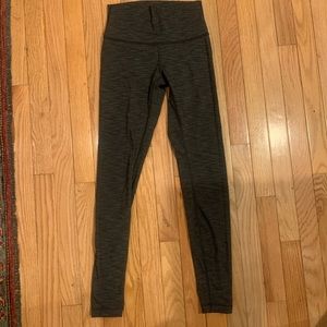 Wunder Under High-Rise Tight 28" 
Brushed Full-On Luxtreme size 4